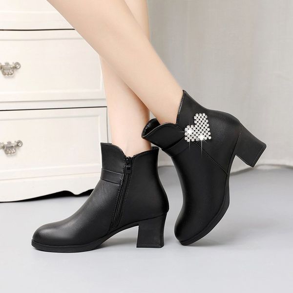 2020 winter women's snow boots fashion zipper short boots plus velvet warmth pointed high heel rhinestone women ankle, Black
2020 winter women's snow boots fashion zipper short boots plus velvet warmth pointed high heel rhinestone women ankle, Black