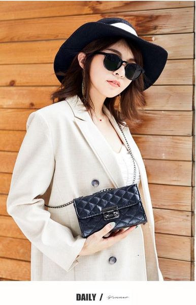 new tide korean version of the chain rhombus bag small fragrance wind one-shoulder diagonal bag female wild small square
new tide korean version of the chain rhombus bag small fragrance wind one-shoulder diagonal bag female wild small square