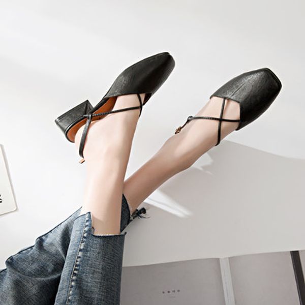 baotou sandals female 2020 summer new style with retro square head grandmother shoes word buckle thick with fairy high heels, Black
baotou sandals female 2020 summer new style with retro square head grandmother shoes word buckle thick with fairy high heels, Black