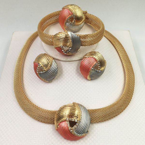2019 bridal gift nigerian wedding african beads jewelry set brand woman fashion dubai gold color jewelry set wholesale design y200810, Slivery;golden
2019 bridal gift nigerian wedding african beads jewelry set brand woman fashion dubai gold color jewelry set wholesale design y200810, Slivery;golden