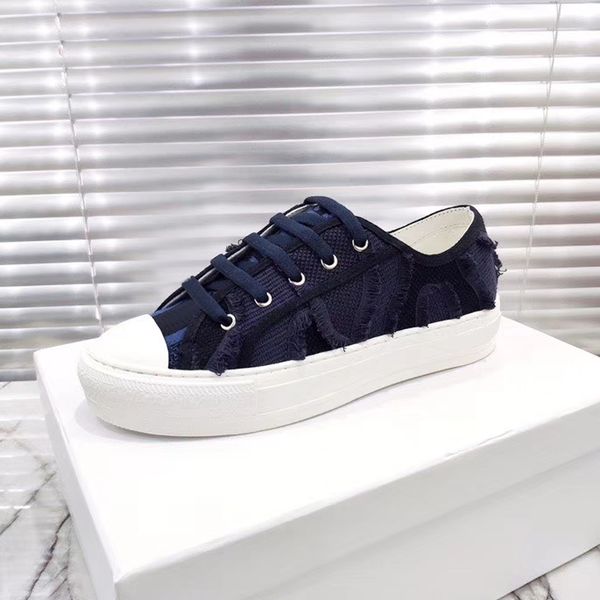 2020 spring flat shoes casual shoes ladies thick bottom canvas inner leather platform lace-up, Black
2020 spring flat shoes casual shoes ladies thick bottom canvas inner leather platform lace-up, Black