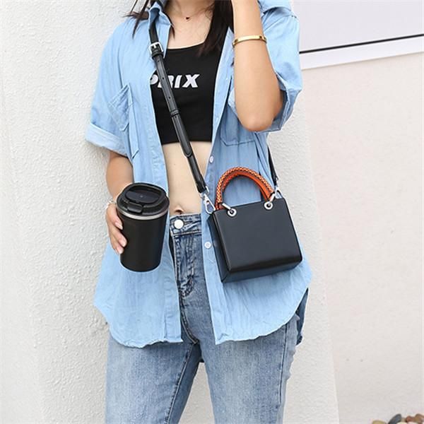 luxury designer lady buy shoulder flap bags leisure broadband women's handbag full cool crossbody bag mini small cheat bag letter squar
luxury designer lady buy shoulder flap bags leisure broadband women's handbag full cool crossbody bag mini small cheat bag letter squar