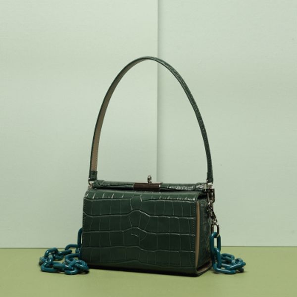 high-end leather bag 2020 cross-body women's bag new fashion temperament goddess chain handbag
high-end leather bag 2020 cross-body women's bag new fashion temperament goddess chain handbag