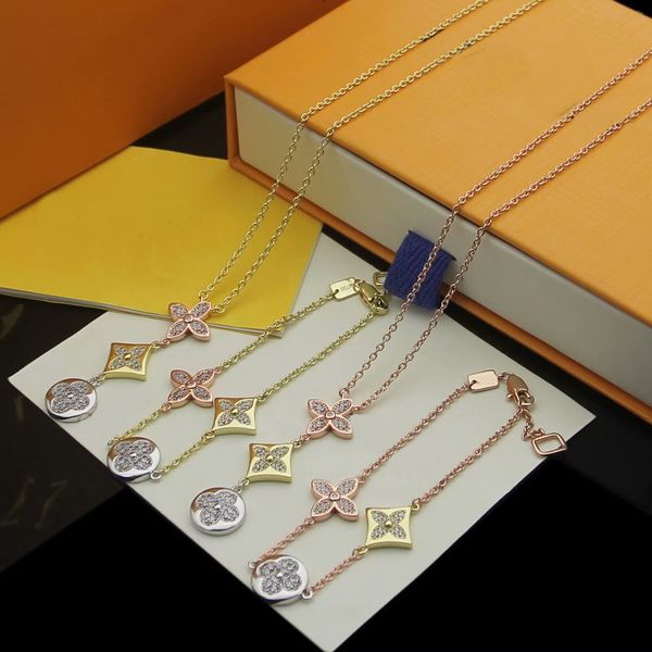 europe america fashion style jewelry sets lady women full diamond engraved v initials three color four leaf flower necklace bracelet sets, Silver
europe america fashion style jewelry sets lady women full diamond engraved v initials three color four leaf flower necklace bracelet sets, Silver