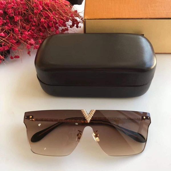 1111 men women designer sunglasses fashion oval sunglasses uv protection lens coating mirror lens frameless color plated frame come with box
1111 men women designer sunglasses fashion oval sunglasses uv protection lens coating mirror lens frameless color plated frame come with box