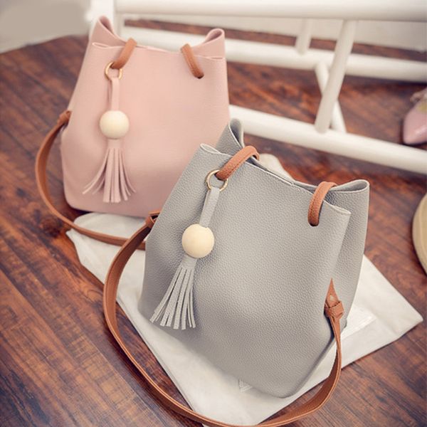 2020 new bucket women shoulder bag fashion mother bag tassel handbag casual messenger large capacity crossbody
2020 new bucket women shoulder bag fashion mother bag tassel handbag casual messenger large capacity crossbody