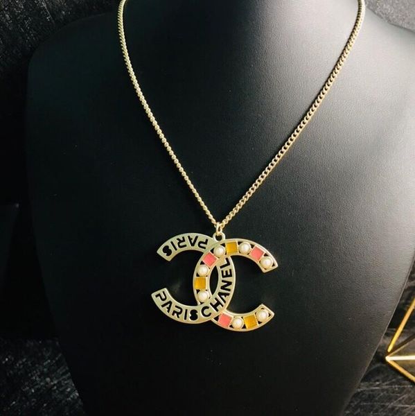 women necklace 2020 new letter fashion necklace with box 060418, Golden;silver
women necklace 2020 new letter fashion necklace with box 060418, Golden;silver