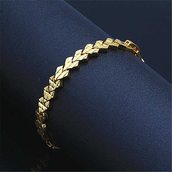 charm bracelets fashion classic golden bracelet temperament female models wild gold, Golden;silver
charm bracelets fashion classic golden bracelet temperament female models wild gold, Golden;silver