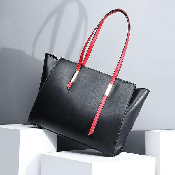 black bucket bag ladies leather diagonal shoulder large shopping bag european and american retro large capacity portable tote bag 1022
black bucket bag ladies leather diagonal shoulder large shopping bag european and american retro large capacity portable tote bag 1022