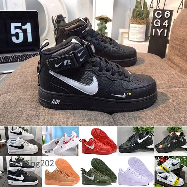 new 1 utility classic black white red dunk men women running shoes one sports skateboard high low cut wheat trainers sneakers size typ3w
new 1 utility classic black white red dunk men women running shoes one sports skateboard high low cut wheat trainers sneakers size typ3w