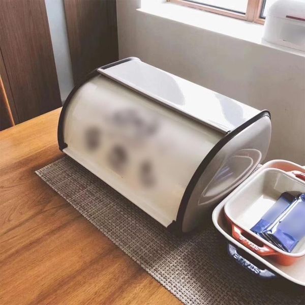 3 colors iron bread box bread box bin roll bin iron body and large capacity for storage
3 colors iron bread box bread box bin roll bin iron body and large capacity for storage
