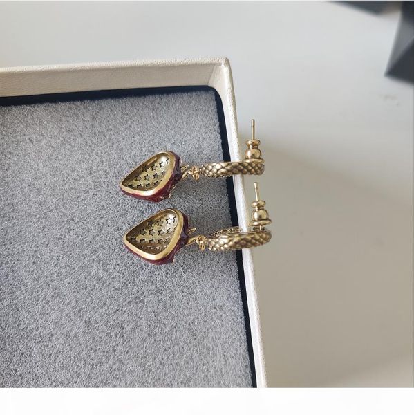 strawberry woman earrings nostalgia in the sweetness classic distressed brass material with s925 sterling silver pin earrings, Golden
strawberry woman earrings nostalgia in the sweetness classic distressed brass material with s925 sterling silver pin earrings, Golden