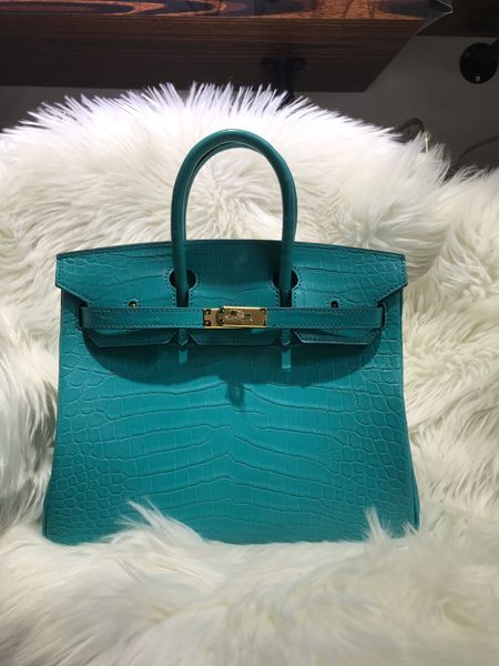 factory wholesale real matte crocodile handbag 30cm,blue color,fully handmade wax thread,can make other size,fast delivery
factory wholesale real matte crocodile handbag 30cm,blue color,fully handmade wax thread,can make other size,fast delivery