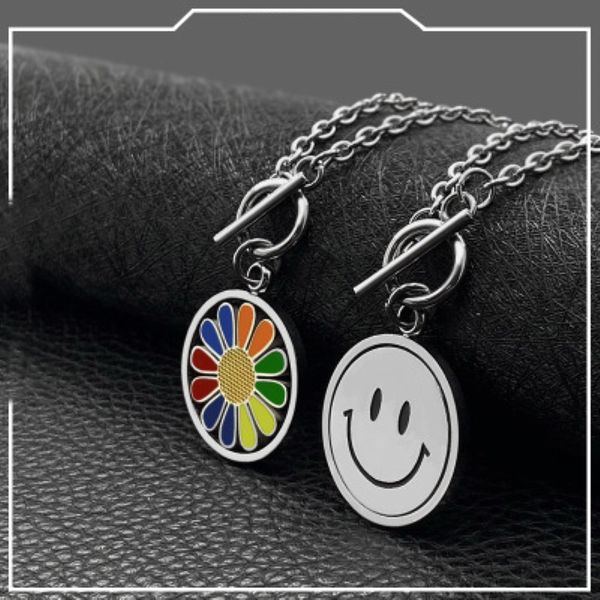 2020 new pendant rotating smiley crying face titanium steel turning smiley crying face ins style male and female hip-hop necklace pendant, Silver
2020 new pendant rotating smiley crying face titanium steel turning smiley crying face ins style male and female hip-hop necklace pendant, Silver