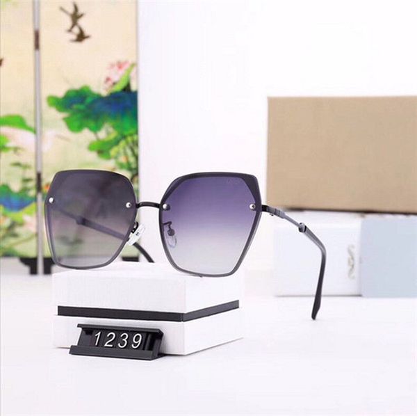 3 pearl inlaid high-end new atmosphere large box polarized sunglasses polaroid super clear polarized sunglasses models: 1239, White;black
3 pearl inlaid high-end new atmosphere large box polarized sunglasses polaroid super clear polarized sunglasses models: 1239, White;black