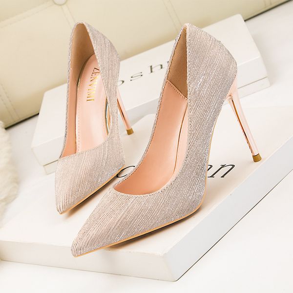 nice2020 style 9288-51 korean fashionable shiny wedding heels thin high heel shallow pointed banquet women's shoes, Black
nice2020 style 9288-51 korean fashionable shiny wedding heels thin high heel shallow pointed banquet women's shoes, Black