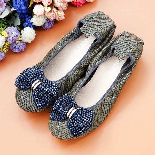 aucvee plus size 34-44 women shoes 2020 new loafers slip on flats shoes woman foldable ballet flats ladies zapatos mujer, Black
aucvee plus size 34-44 women shoes 2020 new loafers slip on flats shoes woman foldable ballet flats ladies zapatos mujer, Black