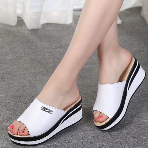 2020 summer women slippers genuine leather open toe middle heel shoes women wedges slippers black white slides sandals 968
2020 summer women slippers genuine leather open toe middle heel shoes women wedges slippers black white slides sandals 968