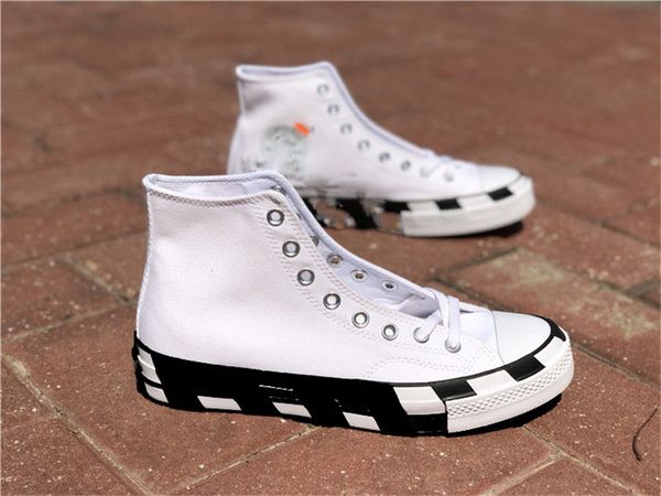 1970s 2.0 men and women shoes limited editionn with original box 
1970s 2.0 men and women shoes limited editionn with original box