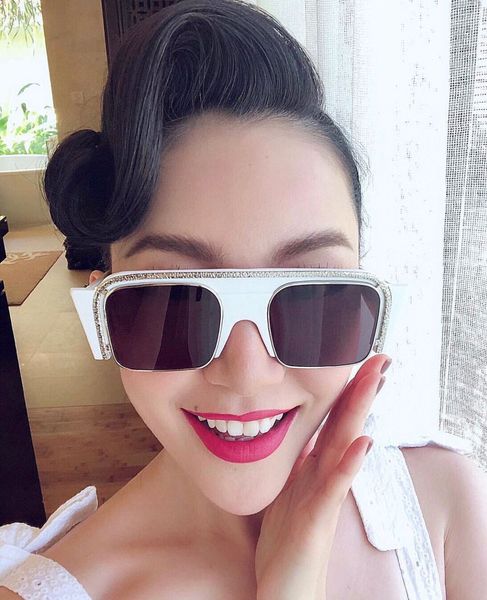 woman's square white sunglasses,new design b.rand sunglasses for womens,lady sunglasses plank frame resin lenses cl4046o, White;black
woman's square white sunglasses,new design b.rand sunglasses for womens,lady sunglasses plank frame resin lenses cl4046o, White;black