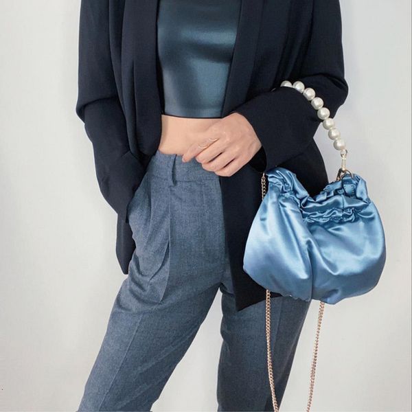 нейлон водонепроницаемый crossbody сумки для женщин 2020 мода pearl сумка женский багет сумка mini bucket shoulder bag кошелек
нейлон водонепроницаемый crossbody сумки для женщин 2020 мода pearl сумка женский багет сумка mini bucket shoulder bag кошелек