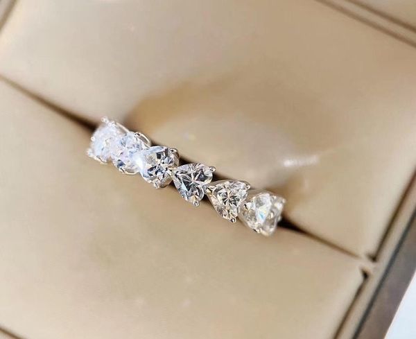 Luxury designer luxury ring heart full diamond ring S925 silver plated 18K gold diamond ring couple wedding accessories with11
Luxury designer luxury ring heart full diamond ring S925 silver plated 18K gold diamond ring couple wedding accessories with11