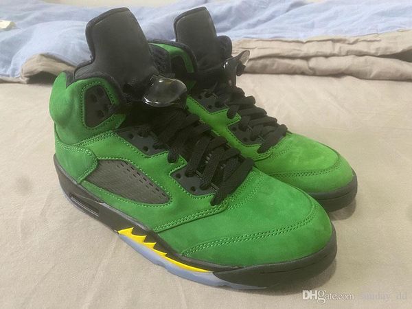 air authentic 5 se oregon ducks basketball shoes retro apple green yellow strike black jumpman 3m reflective 5s men sports sneakers
air authentic 5 se oregon ducks basketball shoes retro apple green yellow strike black jumpman 3m reflective 5s men sports sneakers