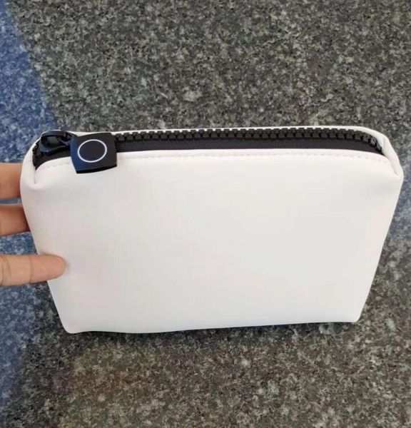 paris designer vip gift bags portable cosmetic storage bag 4 colors women brand cosmetic bag zipper wallet with black gift box
paris designer vip gift bags portable cosmetic storage bag 4 colors women brand cosmetic bag zipper wallet with black gift box