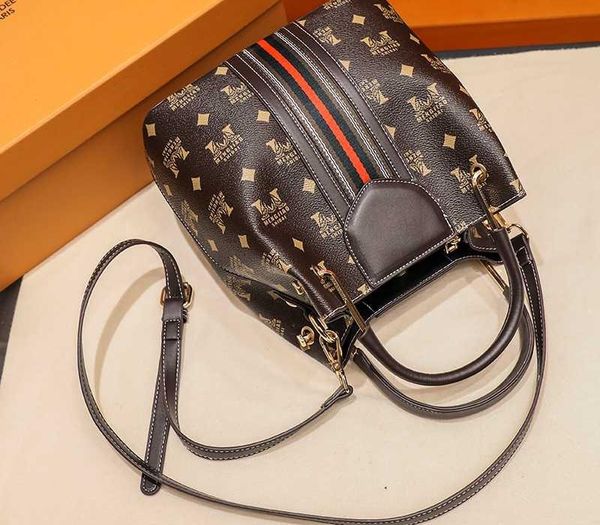 women bucket bag new designer luxury purse and handbags crossbody messenger tote hand bags for two shoulder strap 2020 fashion02
women bucket bag new designer luxury purse and handbags crossbody messenger tote hand bags for two shoulder strap 2020 fashion02