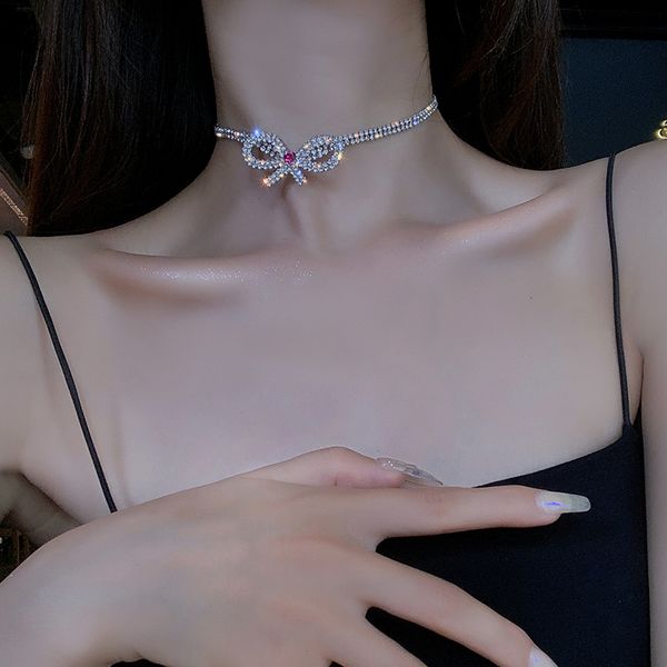 chokers 2021 korea design fashion jewelry luxury shiny full crystal bow choker necklace girl prom, Golden;silver
chokers 2021 korea design fashion jewelry luxury shiny full crystal bow choker necklace girl prom, Golden;silver