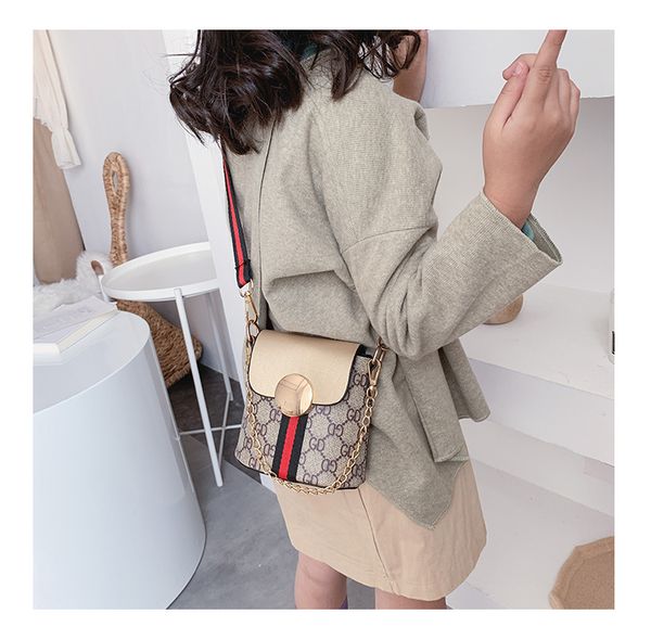 2020 classic kids fashion designer paillette print handbags baby girls excursion shoulder bags kid student mini princess kid evening bags
2020 classic kids fashion designer paillette print handbags baby girls excursion shoulder bags kid student mini princess kid evening bags