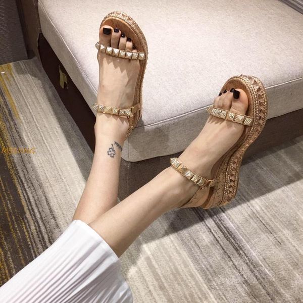2020 summer new leisure women platform rivets sandals high heels wedges sandals open toe beach peep toe women's shoes, Black
2020 summer new leisure women platform rivets sandals high heels wedges sandals open toe beach peep toe women's shoes, Black