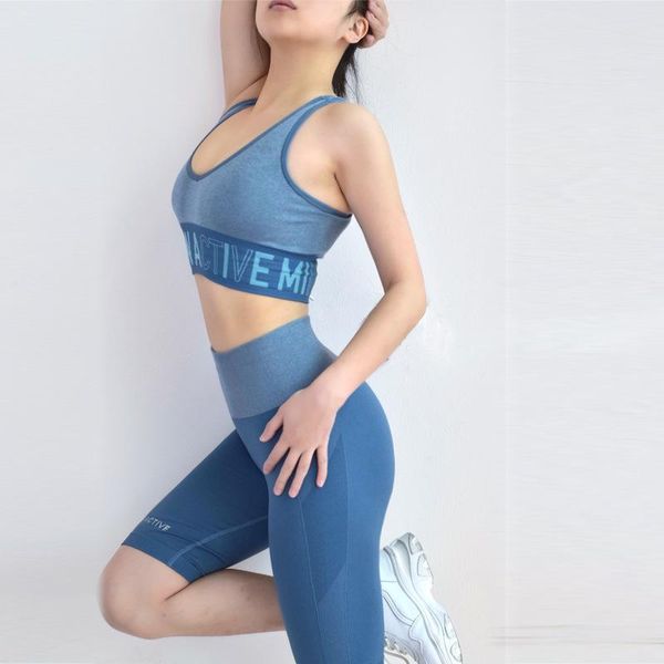 elastic 5-point seamless yoga set fitness short sleeve crop shirts running shorts workout clothes for women gym sets 2 piece, White;red
elastic 5-point seamless yoga set fitness short sleeve crop shirts running shorts workout clothes for women gym sets 2 piece, White;red