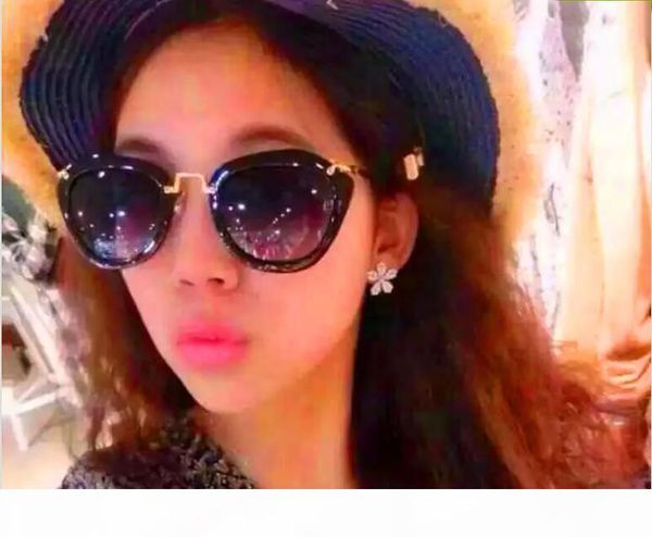 new fashion women sunglass smu10ns cat eye sunglass polarized lens with pink oiriginal case summer style outdoor design, White;black
new fashion women sunglass smu10ns cat eye sunglass polarized lens with pink oiriginal case summer style outdoor design, White;black