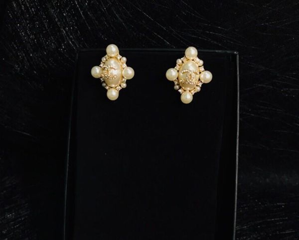 sell women pearl earring 2020 new with box sell fashion beautiful classic jewelry 062437, Golden
sell women pearl earring 2020 new with box sell fashion beautiful classic jewelry 062437, Golden