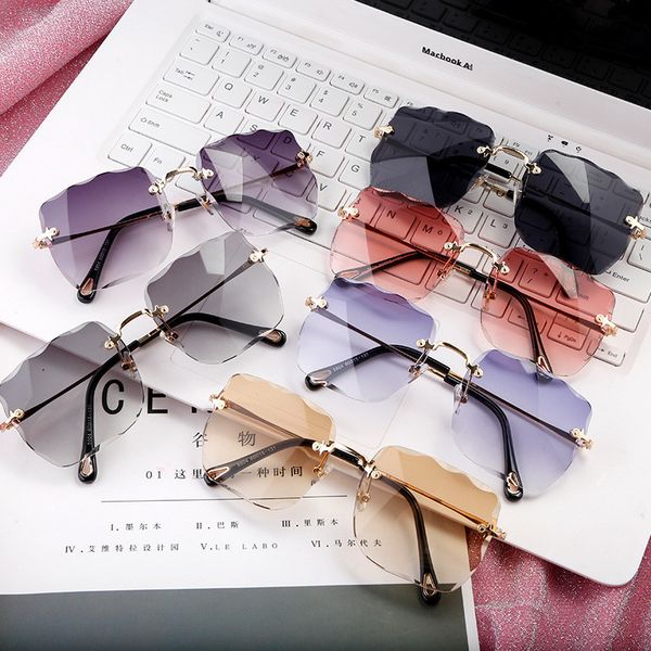 trim metal ocean sheet frameless eyewear women uv protection sun glasses multi-color square jelly, White;black
trim metal ocean sheet frameless eyewear women uv protection sun glasses multi-color square jelly, White;black