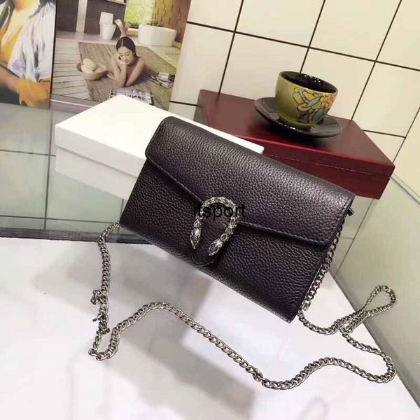 new arrival fashion women shoulder bag soft leather size purse rivet bag shoulder bag female vintage 20cm crossbody bags
new arrival fashion women shoulder bag soft leather size purse rivet bag shoulder bag female vintage 20cm crossbody bags