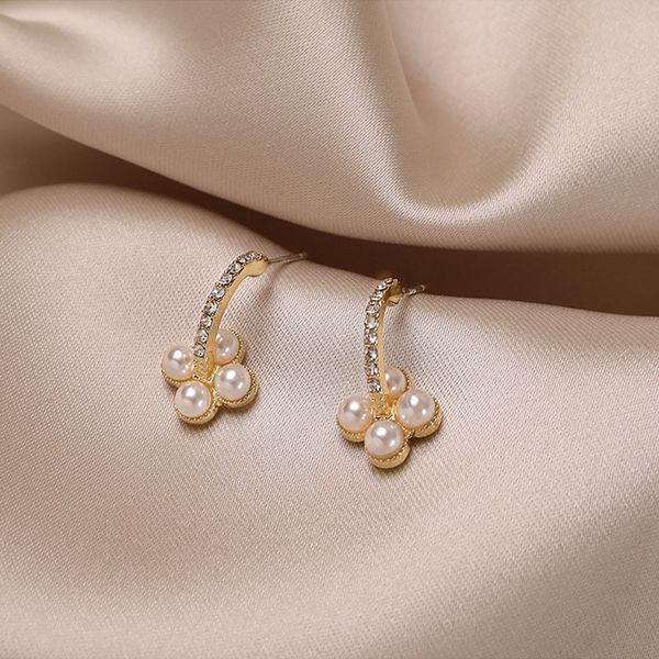 japanese and korean earrings new style diamond earrings fashion sweet pearl flower temperament versatile french earrings wholesale, Golden
japanese and korean earrings new style diamond earrings fashion sweet pearl flower temperament versatile french earrings wholesale, Golden