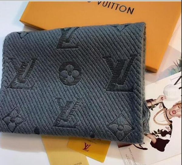 2020 the latest high-end luxury autumn/winter style wool shawls with warm and comfortable double-sided scarf for men and women, Blue;gray
2020 the latest high-end luxury autumn/winter style wool shawls with warm and comfortable double-sided scarf for men and women, Blue;gray