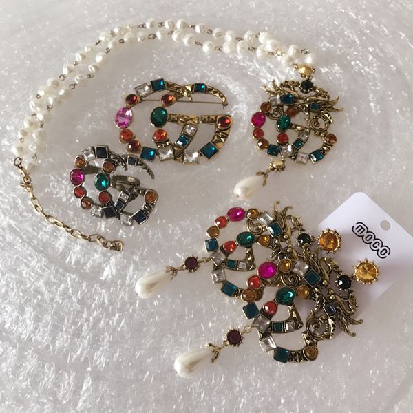 2020 new arrival letters luxury brooch retro vintage multicolor crystal designer brooch jewelry set fashion jewelry accessories, Gray
2020 new arrival letters luxury brooch retro vintage multicolor crystal designer brooch jewelry set fashion jewelry accessories, Gray