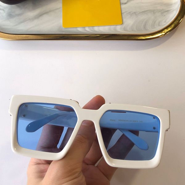 2020 new luxury attitude sunglasses for men fashion design uv400 protection lens square full frame gold color plated frame come with package, White;black
2020 new luxury attitude sunglasses for men fashion design uv400 protection lens square full frame gold color plated frame come with package, White;black