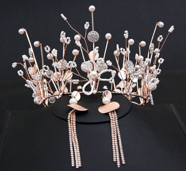 2020 exquisite rhinestone gold big hair hoop wedding performance catwalk dress accessories style fashion luxury atmosphere retro, Golden;silver
2020 exquisite rhinestone gold big hair hoop wedding performance catwalk dress accessories style fashion luxury atmosphere retro, Golden;silver