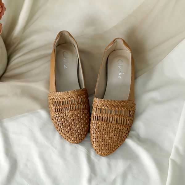 tayunxing genuine leather sheepskin handmade knitting hollow shoes women sandals summer female soft low heel closed toe 1881-16, Black
tayunxing genuine leather sheepskin handmade knitting hollow shoes women sandals summer female soft low heel closed toe 1881-16, Black
