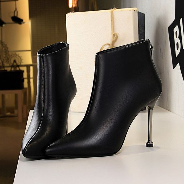 women net red women's shoes 2021 autumn new british wind short boots fashion square head thick with high-heeled martin boots, Black
women net red women's shoes 2021 autumn new british wind short boots fashion square head thick with high-heeled martin boots, Black