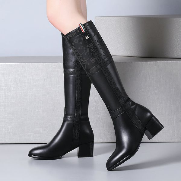 2020 new fashion fretwork leather knee high boots autumn winter women square heel long boots slip on woman shoes, Black
2020 new fashion fretwork leather knee high boots autumn winter women square heel long boots slip on woman shoes, Black