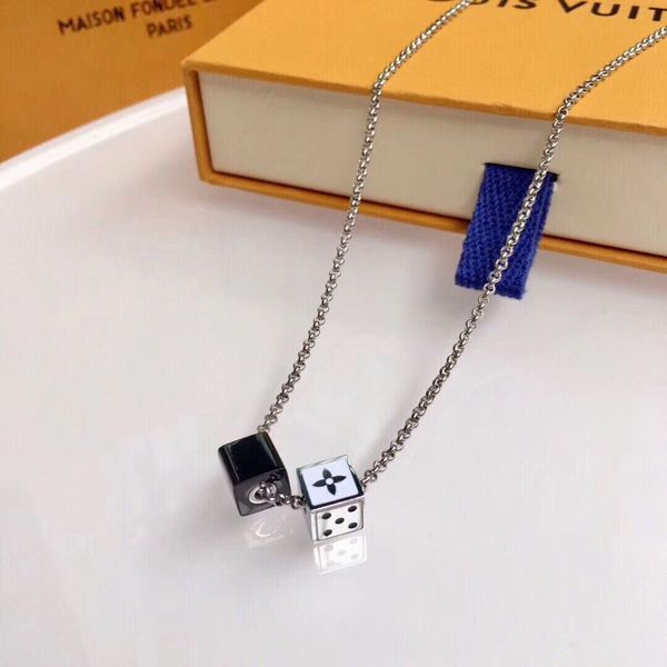 french design classic jewelry necklaces fashion stainless steel pendant necklace for men women wholesale with box v31, Silver
french design classic jewelry necklaces fashion stainless steel pendant necklace for men women wholesale with box v31, Silver