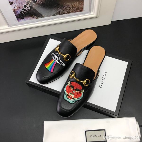new men's casual slippers, stylish high-quality men's shoes, luxury designeraa, Red;white
new men's casual slippers, stylish high-quality men's shoes, luxury designeraa, Red;white