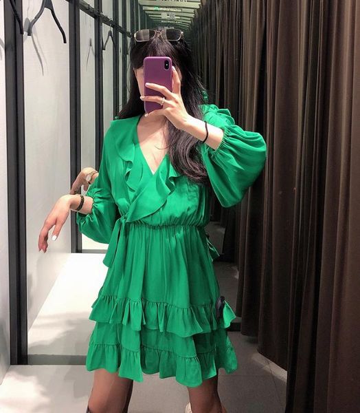 green summer 2020 women playsuits female casual v-neck long sleeve cascading ruffles bow lining short jumpsuit femme, Black;white
green summer 2020 women playsuits female casual v-neck long sleeve cascading ruffles bow lining short jumpsuit femme, Black;white