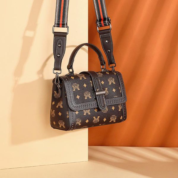 wholesale retro lady bag printing designer messenger bag rivet shoulder messenger women bag lady classic small square kkd621
wholesale retro lady bag printing designer messenger bag rivet shoulder messenger women bag lady classic small square kkd621