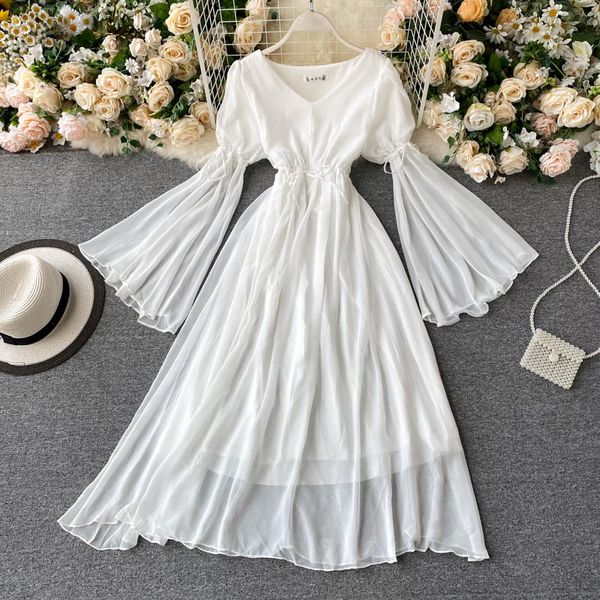 2020 autumn winter new vintage fairy dress solid loose a line v neck high waist mid-calf women party dress, Black;gray
2020 autumn winter new vintage fairy dress solid loose a line v neck high waist mid-calf women party dress, Black;gray